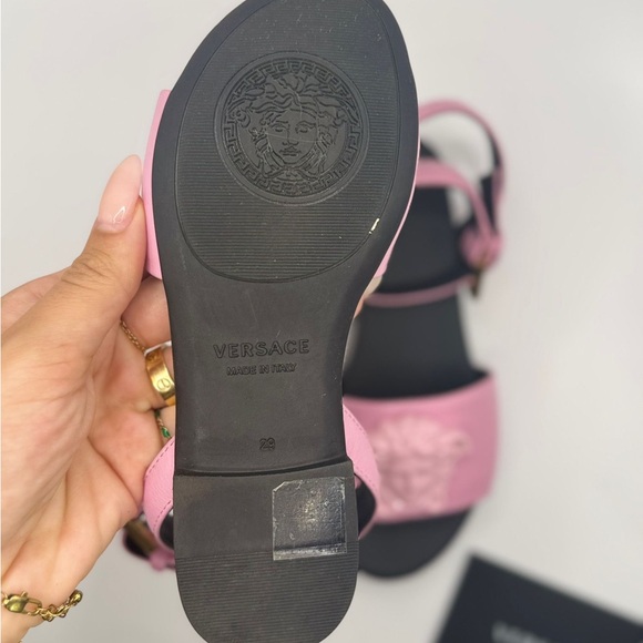 Versace Medusa Flat Sandals for Girls - Picture 4 of 8